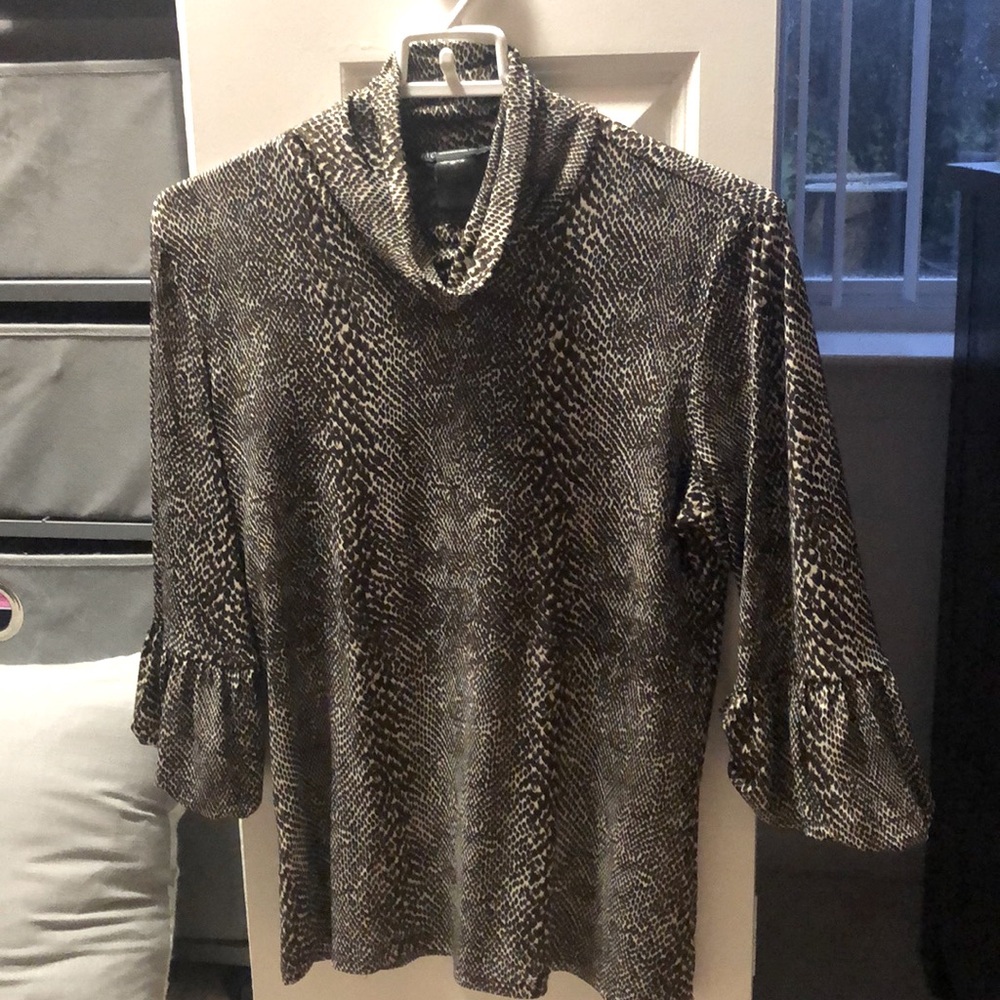 Leapord turtle neck dressy shirt